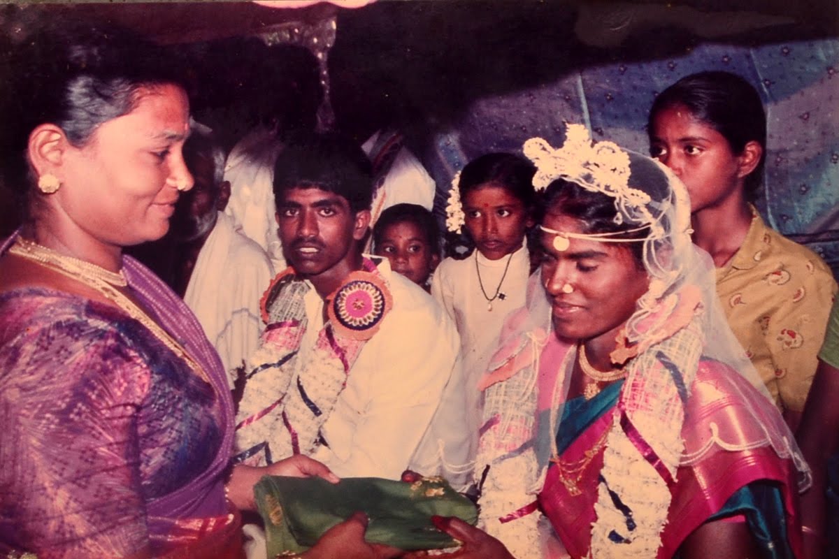 JonahBravo2's tweet photo. Happy 29th Marriage Anniversary dear Mom and Dad 😍❤️💘😍💟💝💕
தாய் தந்தை என்னும் வார்த்தைகளின் முழு உருவமுமாய், அன்பின் இலக்கணமுமாய் திகழும் பெற்றோருக்கு இனிய திருமண நாள் நல்வாழ்த்துக்கள் 😍😍😘😘👨‍👩‍👧‍👦🎂🍭🍲🥘 https://t.co/bzFRrxjmza