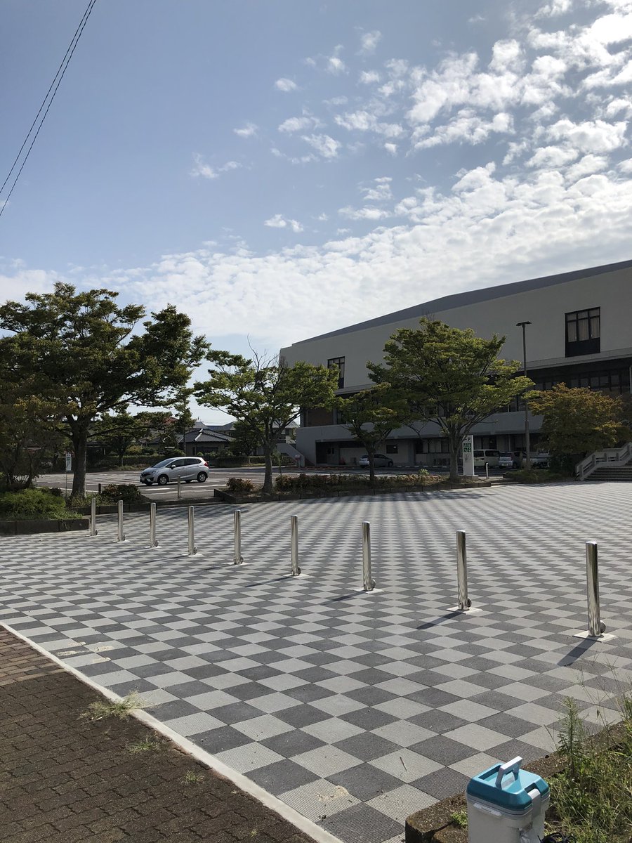 キートス鈴鹿はっとり On Twitter 鈴鹿市立テニスコート 体育館の西側駐車場が使えるようになったよー