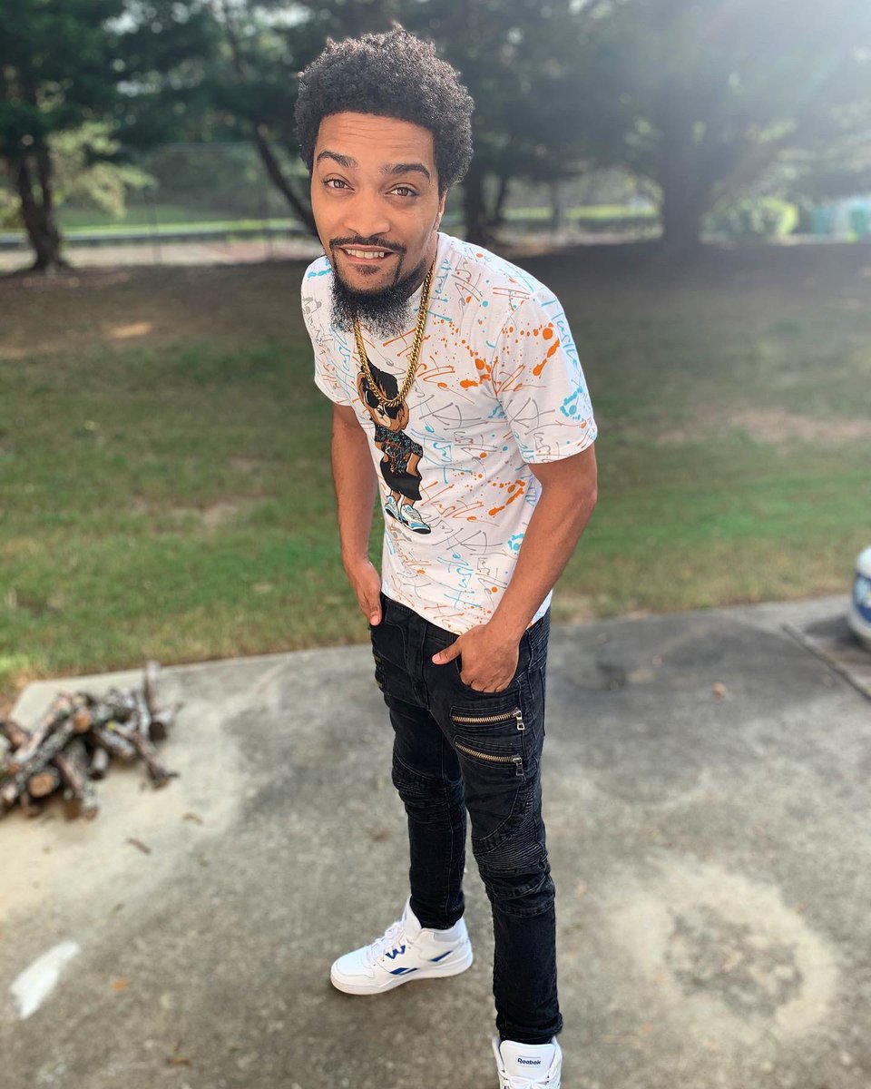 Only1Vo's tweet image. Pressure either makes Diamonds 💎 or bust Pipes 🤯 #TrillzWordz #BigStepper 🥾