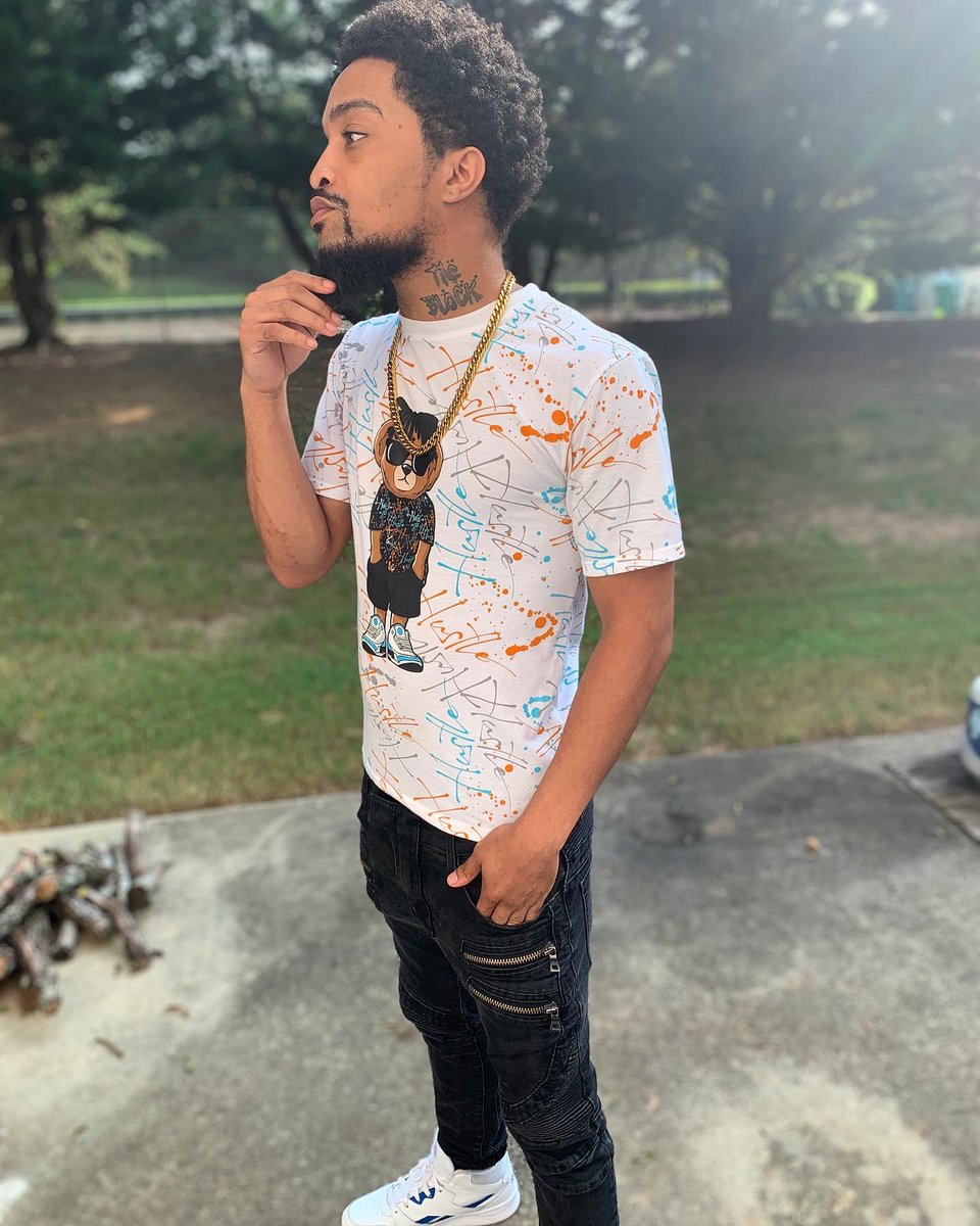 Only1Vo's tweet image. Pressure either makes Diamonds 💎 or bust Pipes 🤯 #TrillzWordz #BigStepper 🥾