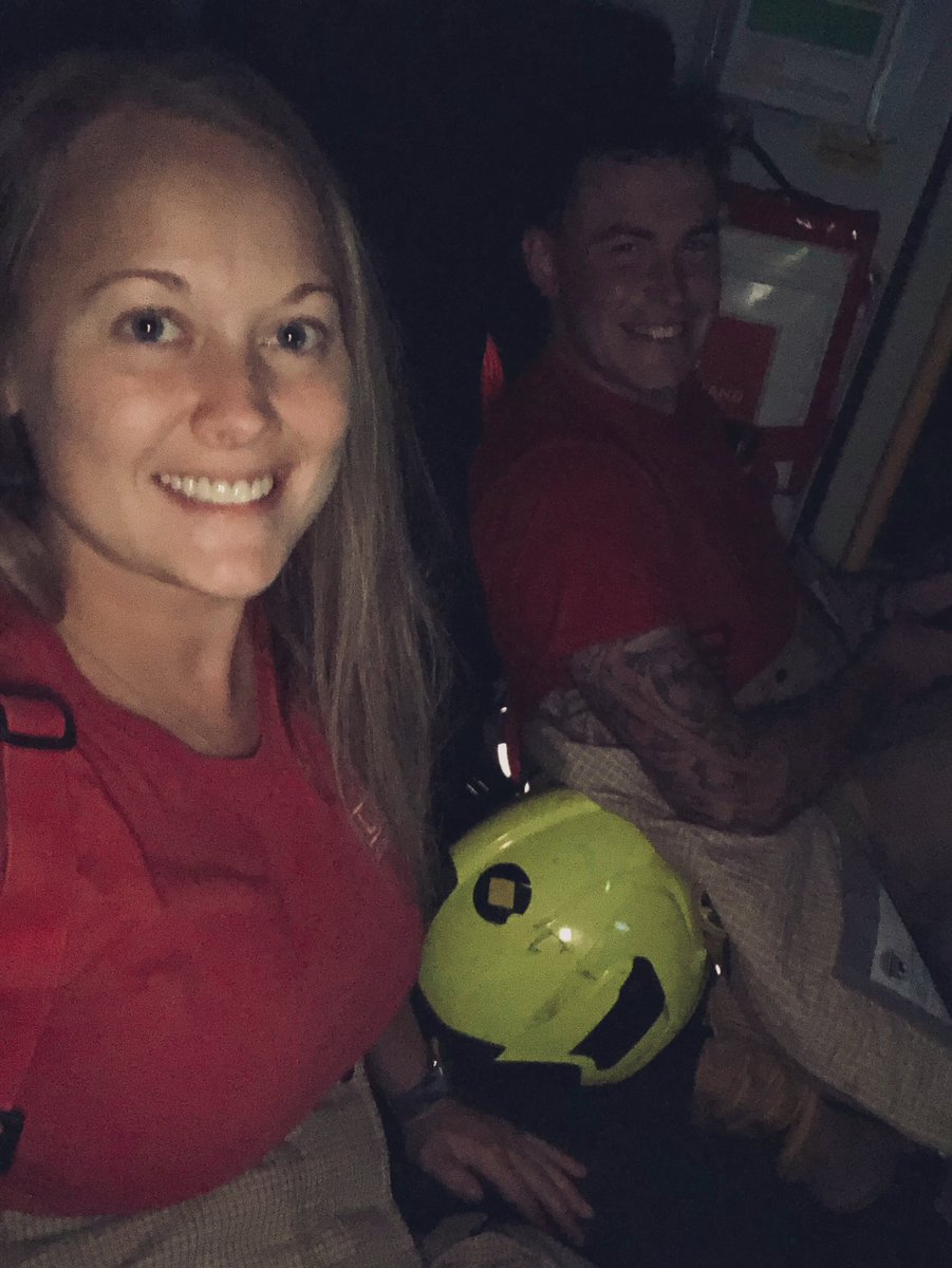 I met my mate Dean years ago working for @Hants_fire and tonight I get to be on the run with him in #london keeping everyone safe 🙌🏽🥰 #firefighters #friends #fun #whoknew #bestjobever #firebrigade