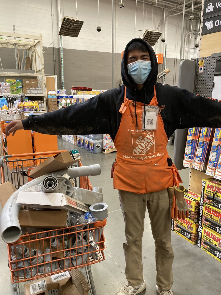 MollyTorgerson's tweet photo. Here in D27 weβve been busy getting ready for Inventory, including doing some rack diving! Great job and thank you to Viktor V and Clinton!
@hammertime4737 @RyanWoodTHD1 @baysidekapowski @THDGabeC @Gretchen0G #D19 #Inventory #rackdiving #WestIsBest @HomeDepot8944 https://t.co/vNEZOfmROG
