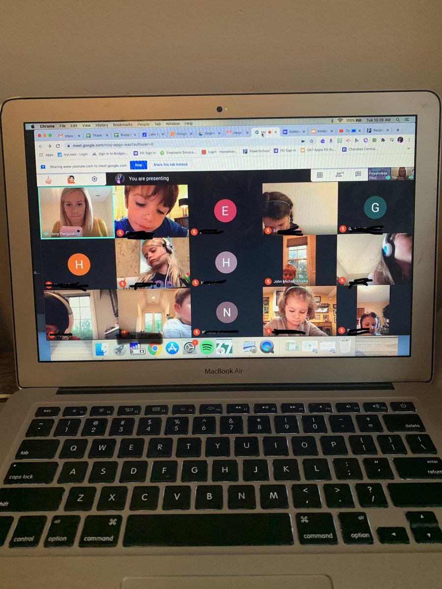 We had a fantastic first day of kindergarten! ✈️ 👑👩🏼‍💻 #AViAtors #kingofkindergarten #queenofkindergarten