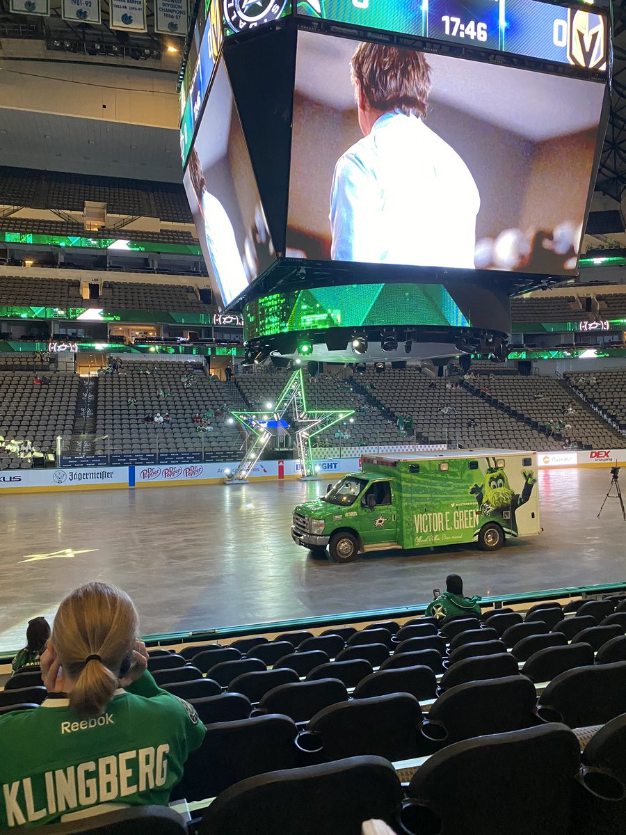AshNicole55's tweet photo. #GoStars #StarsWatchParty https://t.co/EeaG2qGoVA