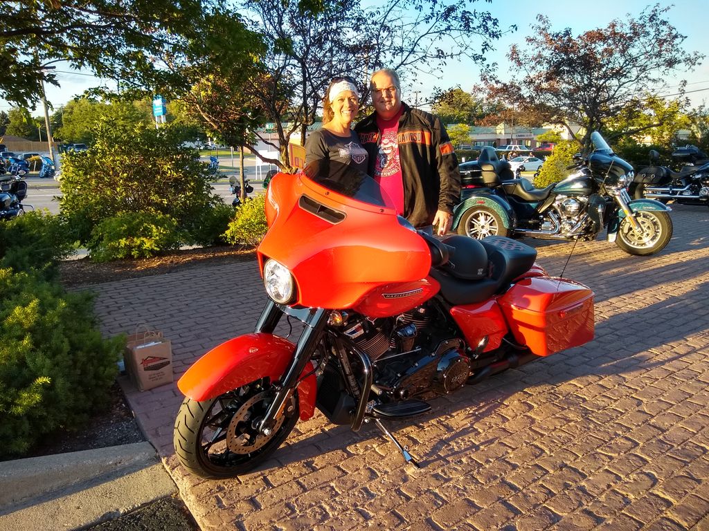 houseofharley's tweet photo. Steve and his co-pilot getting ready to rally with their new 2020 FLHXS.

Thank you &amp; Ride Free!

Al, HoH #houseofharley #harleydavidson #housefamily #hohd #milwaukee #mke #newbikeday #flhxs #findyourfreedom https://t.co/WzbrKefr6f