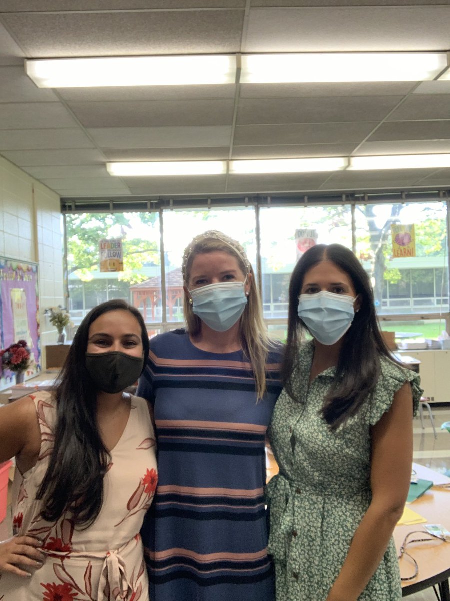 Masking up for Year 6!!😷💚 <a href="/Ms_M_Figueiredo/">Monica Figueiredo</a> <a href="/FranquiCristina/">Cristina Franqui</a>