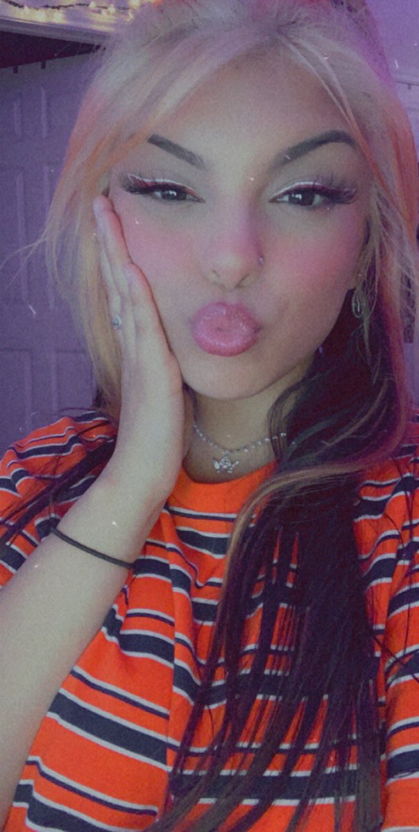 trippyskippi's tweet photo. Unt roll call 

I’m sososo late but HELLO I’m Yvanette <3 and I’m an education major at unt. I have 3 kitties and and watched that 70’s show through &amp; through about 8 times. I also enjoy watching anime but very bad at it 😞 I can play some pc games at a point... https://t.co/4xH4JwtkSu