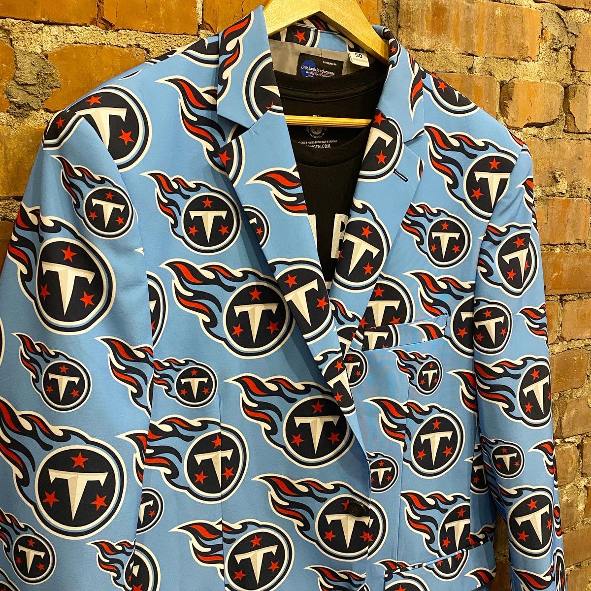 HANGTN's tweet photo. A final, game week giveaway. If you follow + RT, you’re in. One winner drawn Friday morning. https://t.co/Zgm3VlB8xf