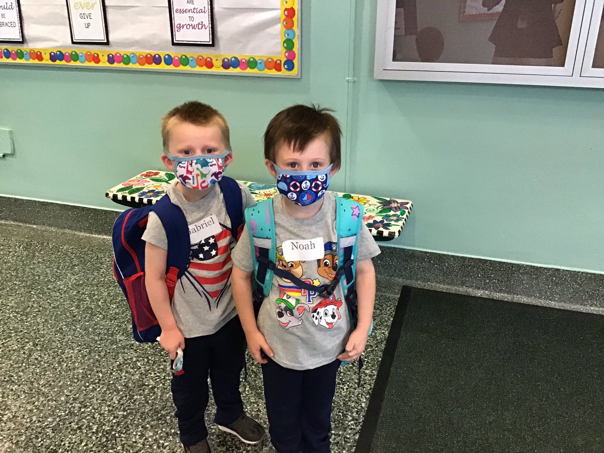 ejrussell2's tweet photo. PK & K Orientation today! First day of virtual school! Great start! #EJRShiningStars #PBPride https://t.co/hUnMetSjdX