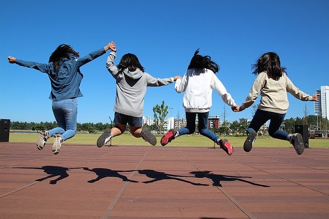 ahisa_national's tweet photo. Primary teachers often provide students with short physical activity breaks to energise kids and minimise disruptions. Now research from @davidlubans &amp; @MMavilidi has found a short activity break could benefit senior students too #pdhpe @ConversationEDU https://t.co/9rLo2e8fVG https://t.co/TJXGwjP7R5