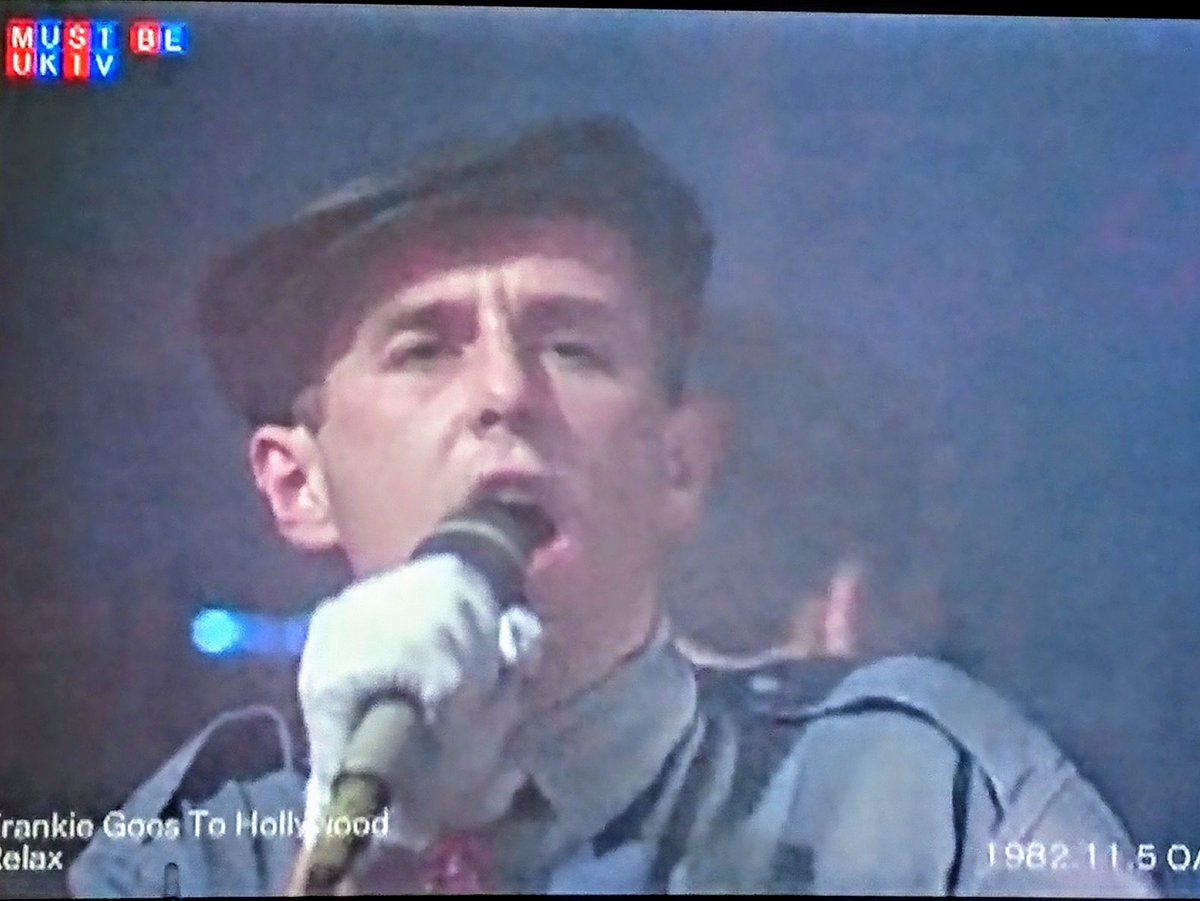 ファンキーol奈々 月曜から夜ふかし Twitterissa ホリーさん時々 岩下尚史さんに見える時あるのよね フランキーゴーズトゥハリウッド ホリージョンソン 岩下尚史 似て蝶 Frankiegoestohollywood Hollyjohnson Uktv Mustbeuktv 80年代洋楽 80s T Co