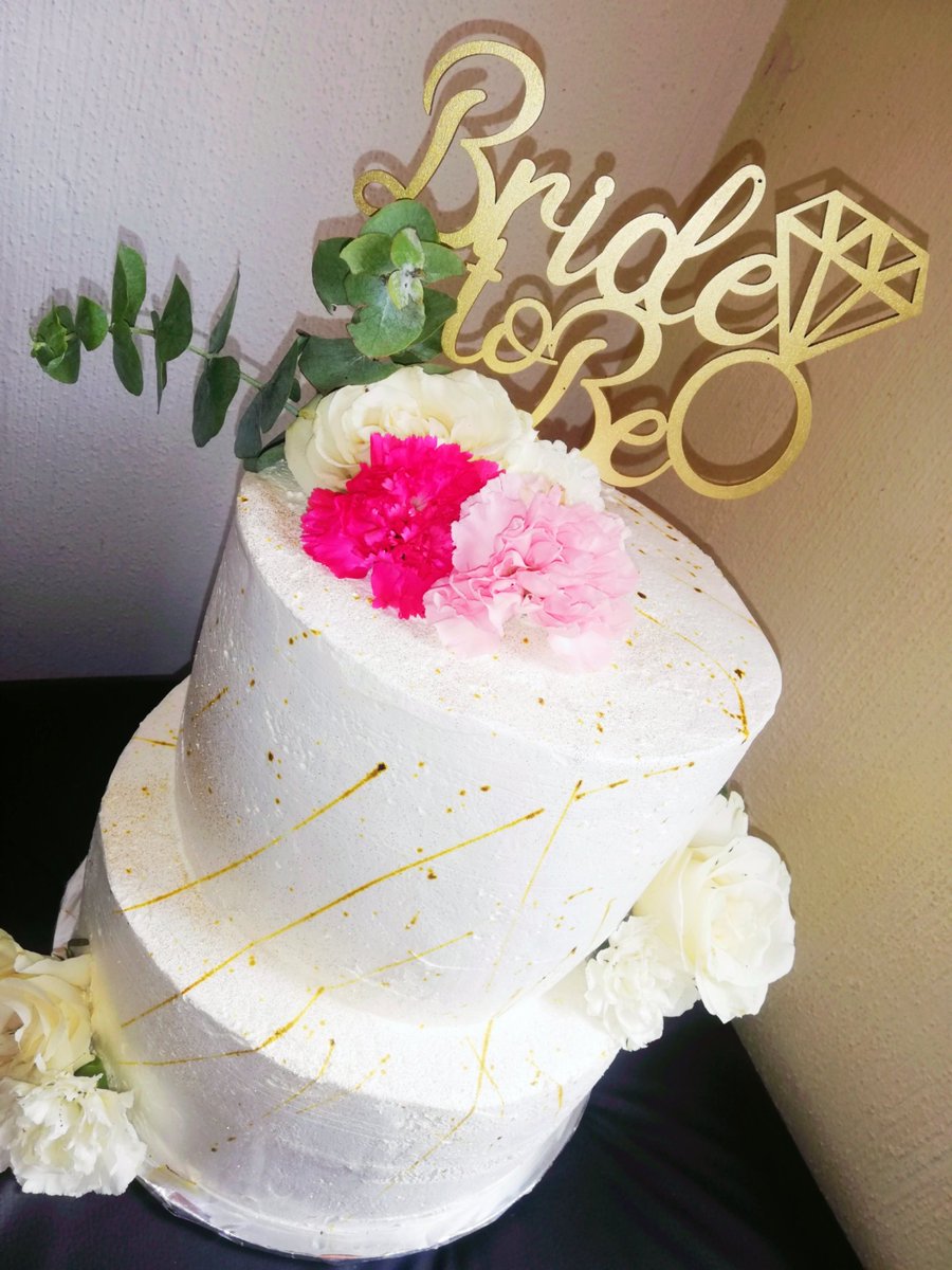 LifeReposteria's tweet photo. #Bridetobe #myweedingday #cakedelicious https://t.co/LQG3oszCBZ