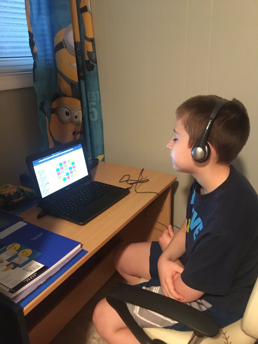 JeanetteWilli's tweet photo. We have our Chrome Book workstations all set up for virtual first day of School. 👍#firstdayofschool #LPSFirstDay #BuchananBears #RileyWildcats #LivoniaPride #LivoniaPublicSchools https://t.co/2IZRpY96U4