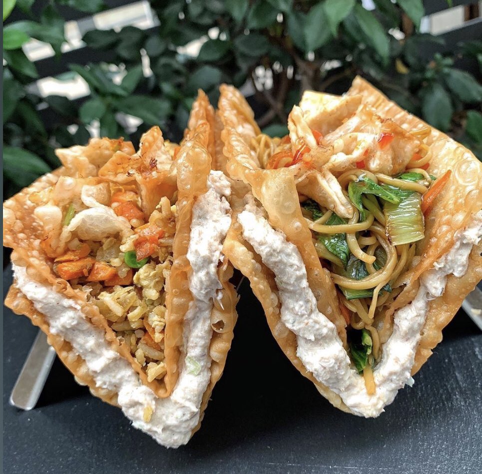 DonnieDoesWorld's tweet photo. Crab Rangoon Tacos Exist https://t.co/I4H154vcE0