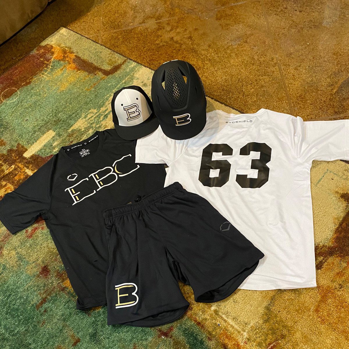 Ready for fall season... thanks to <a href="/EvoShield/">EvoShield</a> @WilsonSportingG. Can’t wait to hit the field for <a href="/EasleyBaseballC/">Easley Baseball Club</a>  #Whowillrise #elevateyourgame