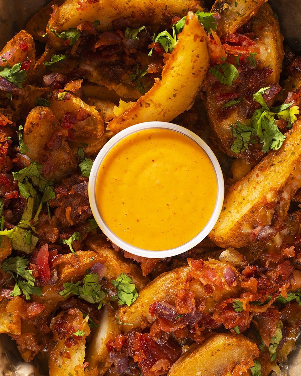 BWWingsMX's tweet photo. Solo pasamos por aquí para alegrar tu día y de paso antojarte. Pregunta por #LoadedPotatoWedges la próxima vez que nos visites 😉 https://t.co/9AlX01Q4Bx
