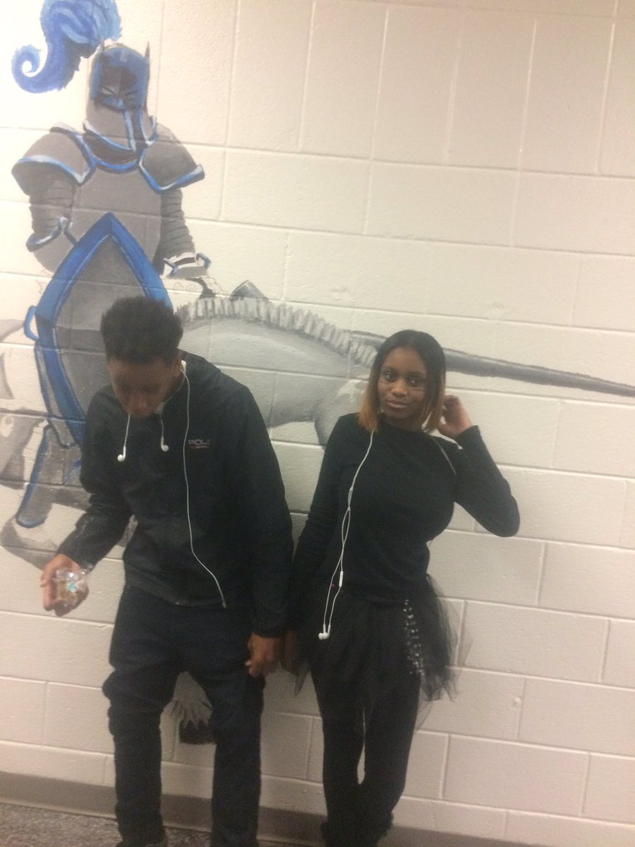 TangieScales's tweet image. Words can’t express how devastated I was to hear that we lost Leonte Harvey. He stayed posted in front of my office and checked in with me every morning when I was at Lackey. #Weneedguncontrol #savethebabies #neverforgotten