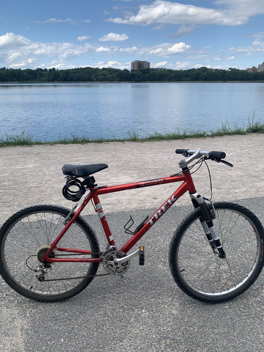 Divyeshjagetia's tweet photo. @BUPolice @BOS311 My Bike was stolen during night from Packard’s Corner. Someone broke the lock in two. Catch that thug.📍1144 Commonwealth Ave, Allston. #bikestolen https://t.co/VEIkaGCIFQ