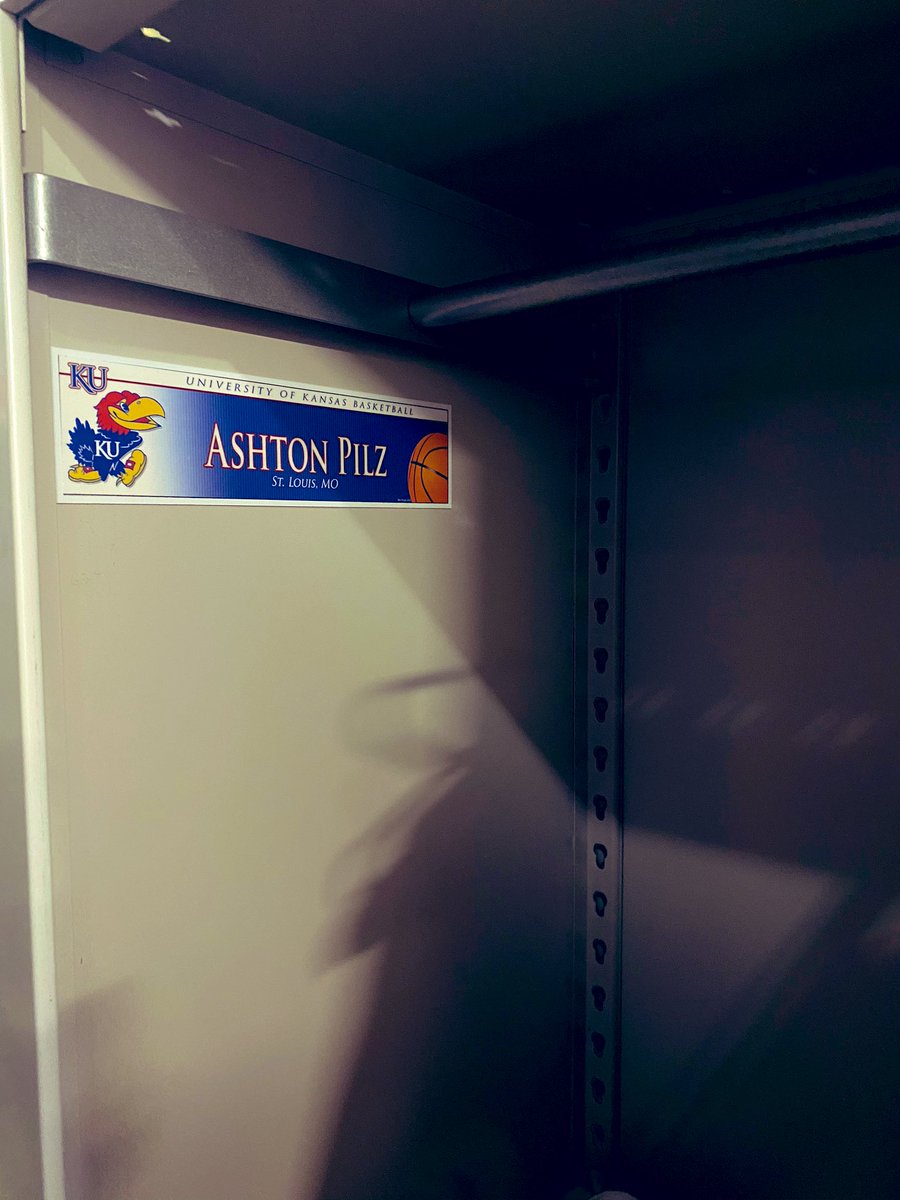 ashtonhopp_'s tweet photo. Each day that I get to wake up &amp; walk into work is another W. I get to do what I ❤️. Trying to never take that for granted.👊🏼#Year2 #ChooseJoy https://t.co/TXkUel6t2P