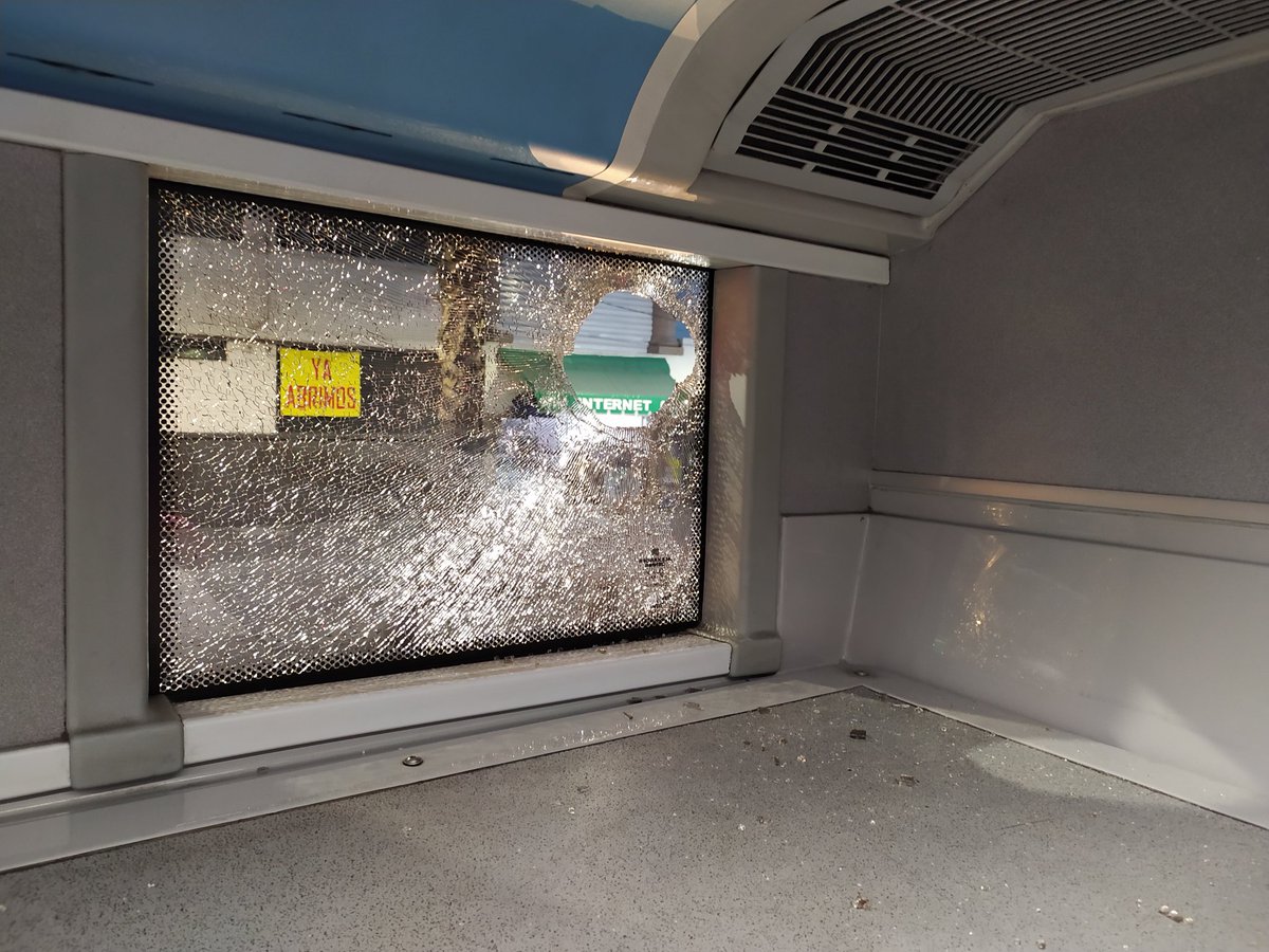 almiga's tweet photo. @MetrobusCDMX Nos aventaron una piedra a la altura de Mercado Beethoven. Fue un sujeto en situación de calle. Sin daños graves, pero qué susto 😨😣 https://t.co/dJskwP7kbY
