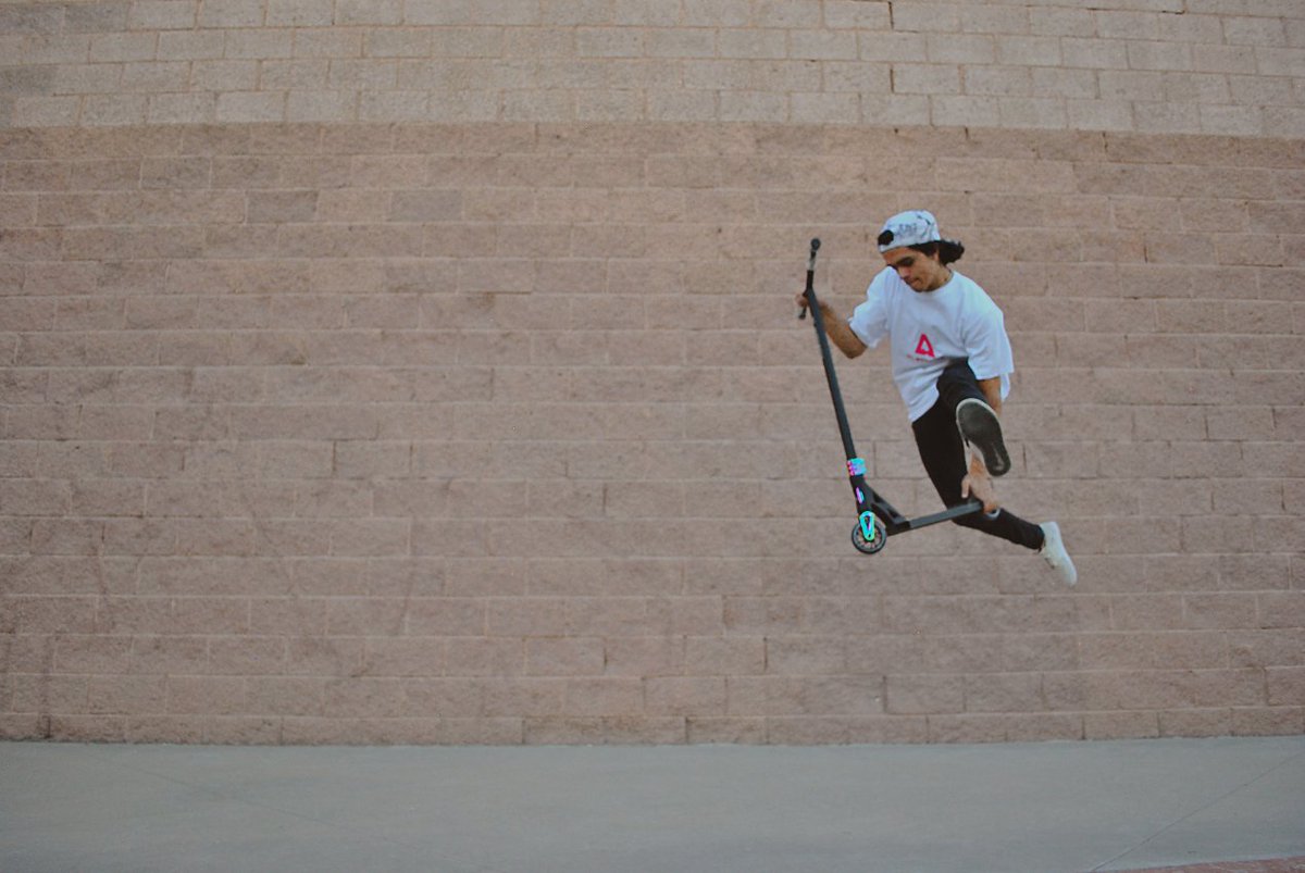 playshionsports's tweet photo. McWHIP feature💯💯  this shot from@joshyito is riding the newest #Prothunder 🛴

#proscooter #scooter #playshionsports #cncforgedfork #alucore #puwheel https://t.co/sr0nE7zZ43