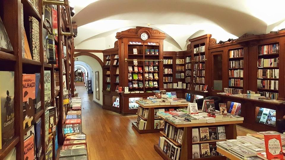 Journal of Art in Society on Twitter: "Livraria Bertrand in Rua Garrett, Lisbon, the oldest existing bookshop in the world, opened in 1732 and it's still in operation… https://t.co/47vt3zG6lx"