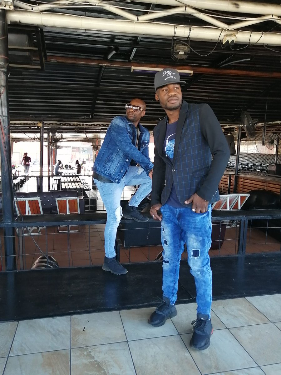 VersatileSirGio's tweet photo. Weekend Vibes with @PoetMastermind &amp; Myself @ValueMeatBraai https://t.co/KttbAheDHy