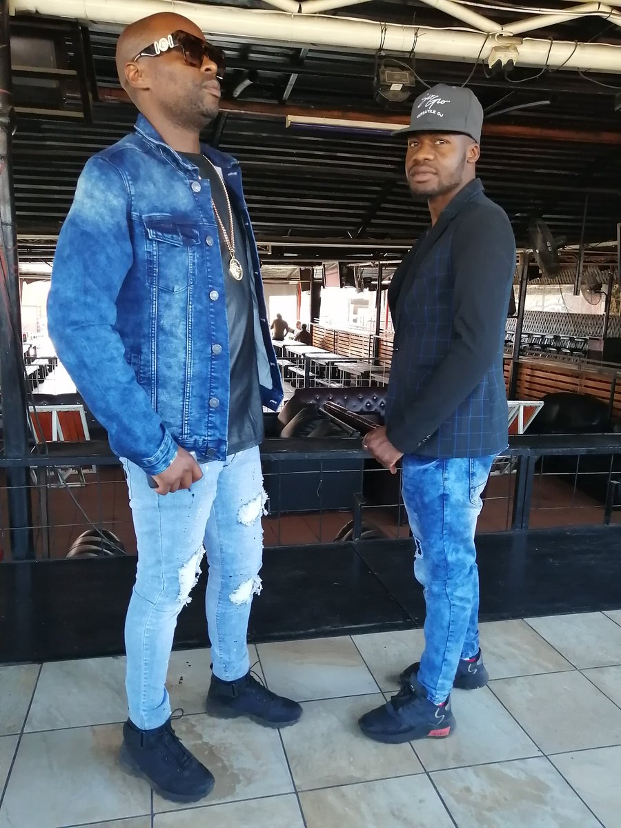 VersatileSirGio's tweet photo. Weekend Vibes with @PoetMastermind &amp; Myself @ValueMeatBraai https://t.co/KttbAheDHy