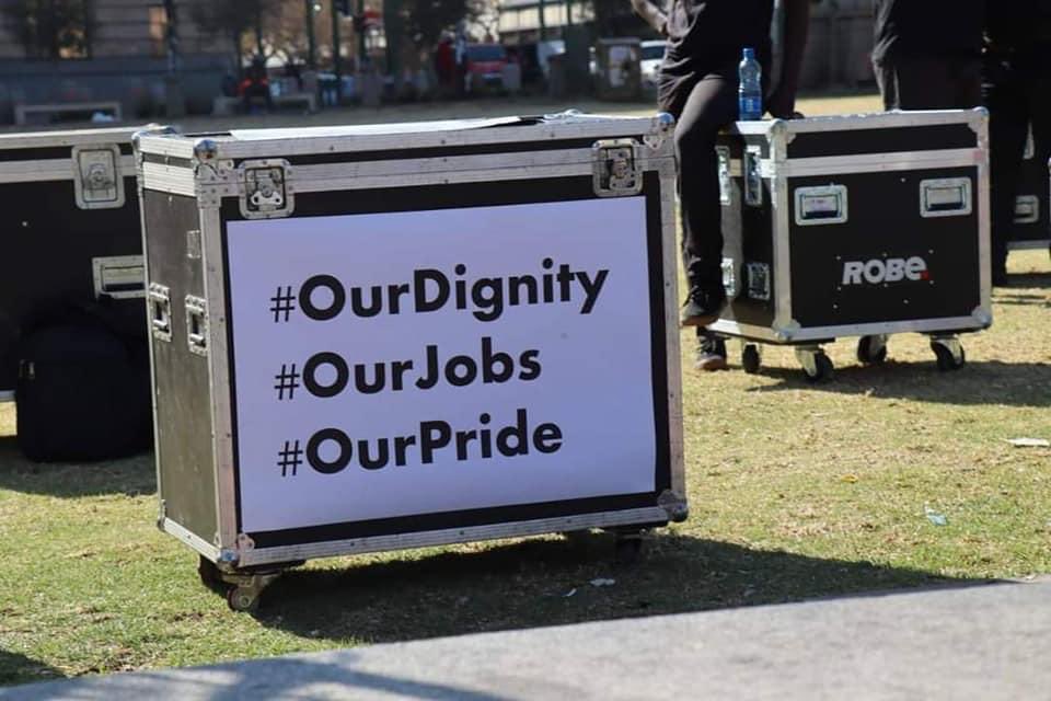 flightcasemove's tweet photo. #FlightCaseMovement Minister @NathiMthethwaSA https://t.co/25zsFktXQl