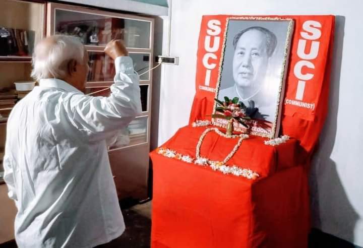 Comrade Provash Ghosh(General Secretary SUCI(C)) paying tribute to
Comrade Mao Zedong, Great leader of the working class and architect of Chinese Revolution 
and the magnificant  Cultural Revolution in China on his 44th death anniversary.
#MaoZedong #China
