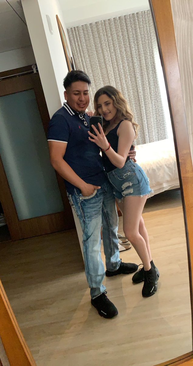 Alex02Jay's tweet photo. Picnic on the beach for our one year hit different ❤️ https://t.co/URvATSGzFe