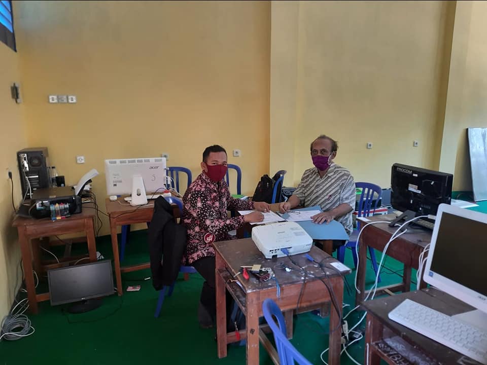 ppkljateng's tweet photo. PPKL Kab.Rembang - Kegiatan pembinaan dan pengawasan koperasi KPRI Bahagia Pembinaan dan pengawasan koperasi KPRI Bahagia yang berlokasi di SMP N 1 Sedan. 
#penyuluhkoperasi
#asdeppenyuluhan
#kemenkopukm
#ppklkemenkop
#ppkl
#ppkljateng
#ppkljatengmakaryo
#ppklselindo https://t.co/OEiGUTyqQP