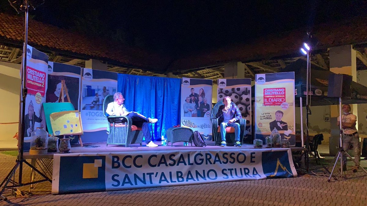 BaldiniCastoldi's tweet photo. Ieri sera a Carmagnola bellissimo incontro con @CriMilitello 
#DiariodeiCartelli ⚠️🚸🈴🚷💢💯 

#LettidiNotte @Striscia @RadioR101 

#cristianomilitello https://t.co/vWDsPUNqRt