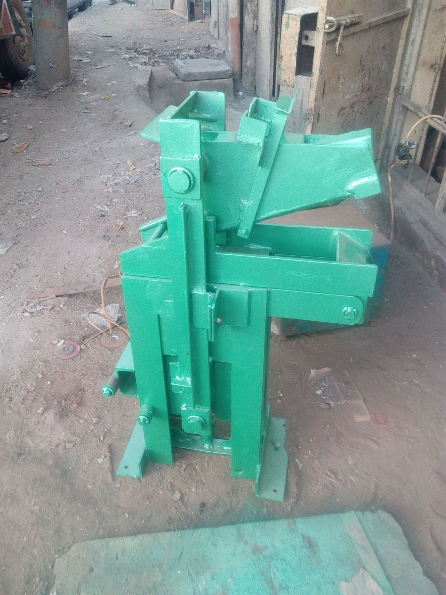 vinsvns's tweet photo. Please if you see this retweet my hustle ;- we make construction machinery precast concrete moldings and many more https://t.co/HdSZXx3jV2 0704712959 https://t.co/DXMCDKT8zT
