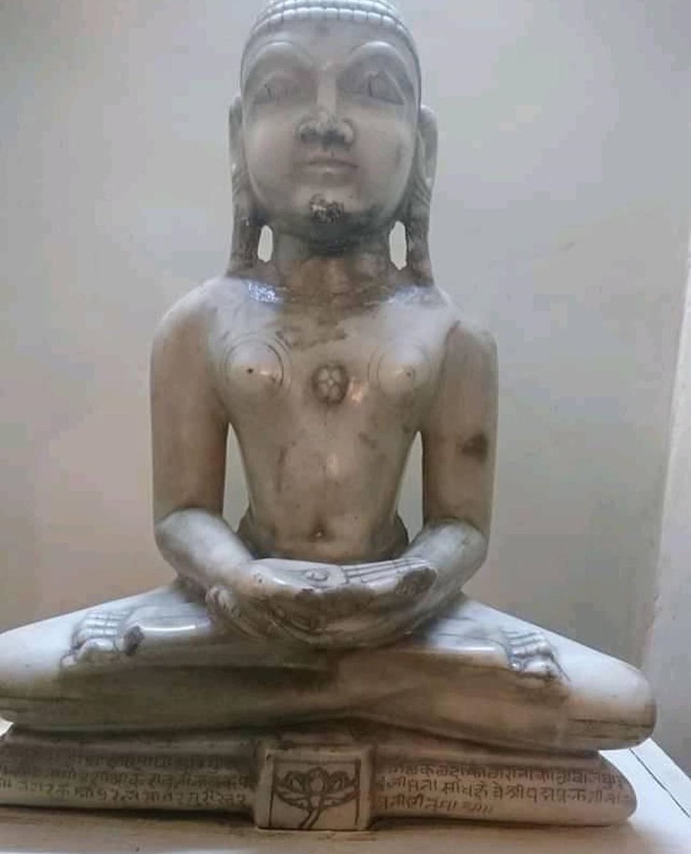 Arpitjainbhind's tweet photo. Lahore Museum of Pakistan is full of Jain statues During the British period before the Partition,this museum was full of Gandhara art sculptures and was world famous The British kept many idols of this area in this museum.Jain statues dating back to the first century are kept hre https://t.co/W12RWQRvP4