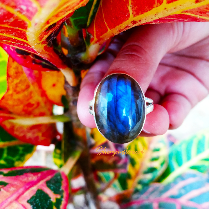 PriyaSh91439018's tweet photo. Natural Labradorite Ring
Buy At
https://t.co/lMAnWoDjek
#labradoritering #labradoritejewelry #925silverring #labradoritesilverring #silverlabradoritering #giftforher #bluestonering #healingring #eengagementring #midiring #giftideas #wife #usa #uk #germany #australia #bohoring https://t.co/5zJyVZ8j7k