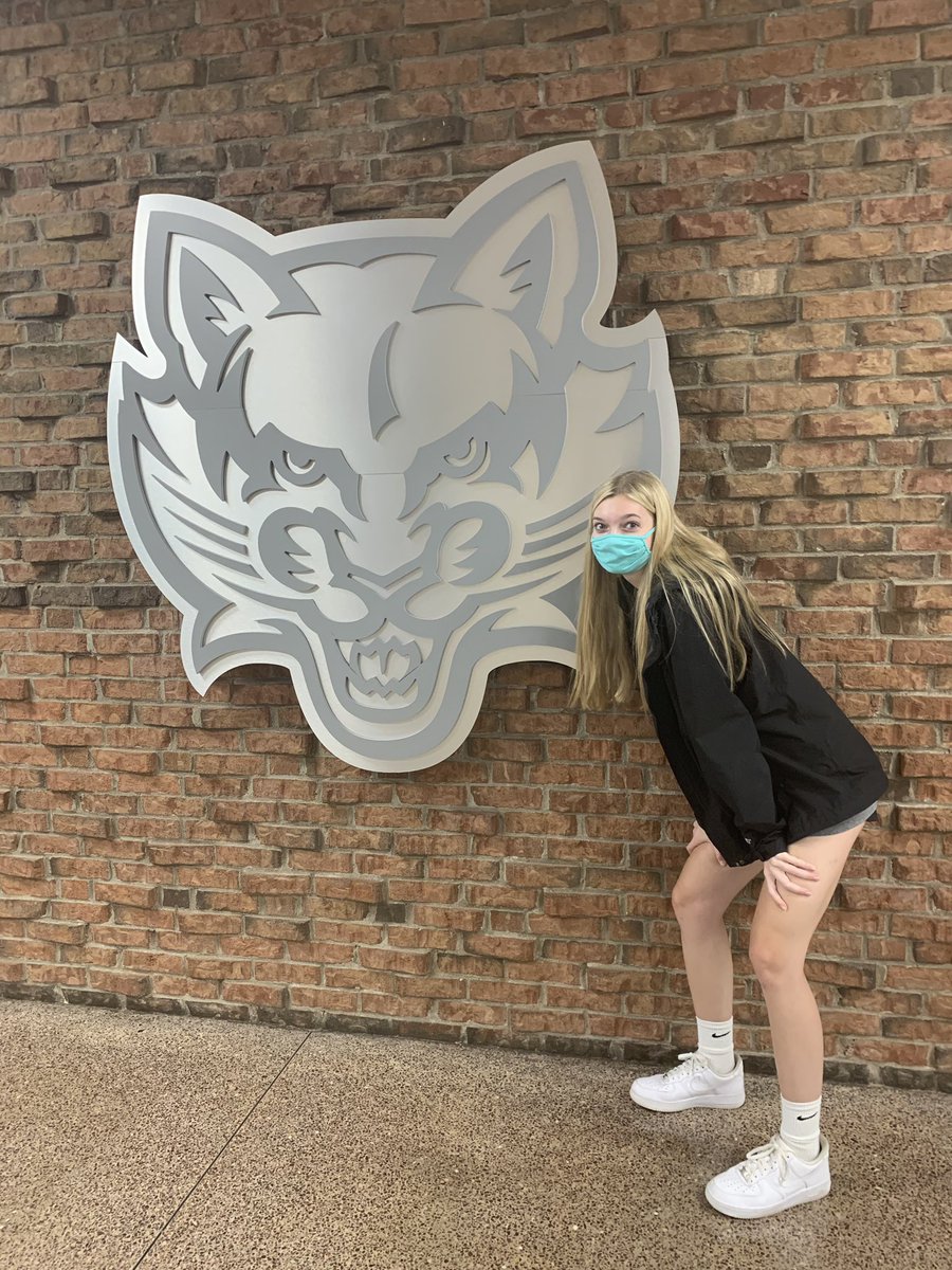 raptors_vb's tweet photo. CHECK THIS GIRL OUT! So proud of you @sydney_aguirre4 & finding the perfect fit for your next step! They’re lucky to have you, I know you’ll do amazing things. So honored to have had you! #gobearcats #riptidefam #soproud #anothercommit #riptide4life #bearcats @binghamtonvb https://t.co/tpbACZzL5h