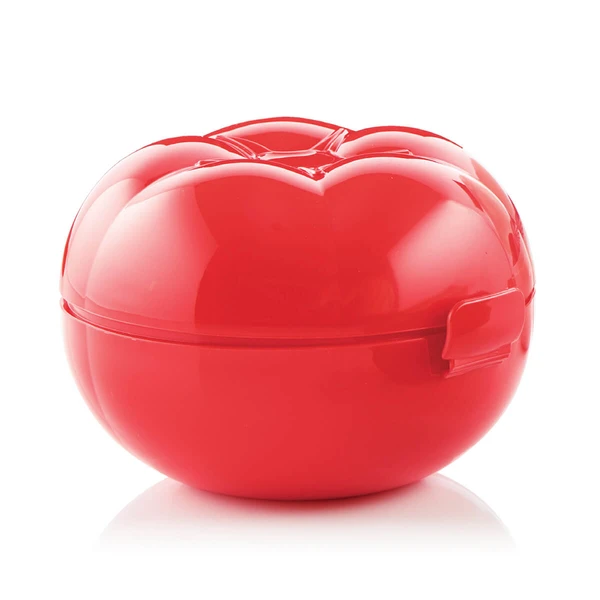 mariagamesa's tweet photo. Pinche vida ingrata, imagínate AL FIN morirte y reencarnar en un jitomate, y todavía tener que preocuparte por cumplir el estándar para entrar en el canon de tupperware. https://t.co/eAjJ14ZezB