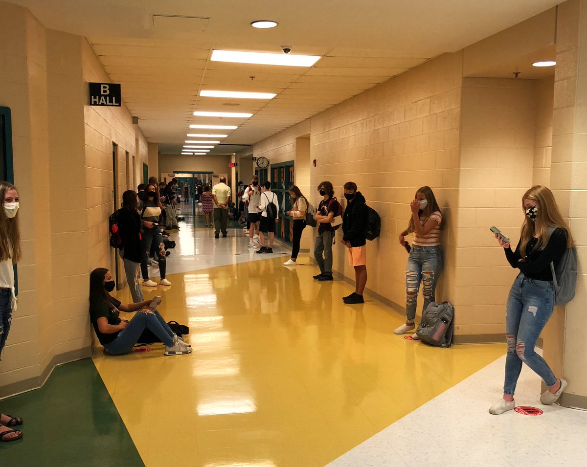frchslafayette's tweet photo. Class changes on our first day back were smooth and socially distanced. So proud of how well our staff and students are adapting to our new safety measures! #warh #Return2School https://t.co/r51hHh1nYR