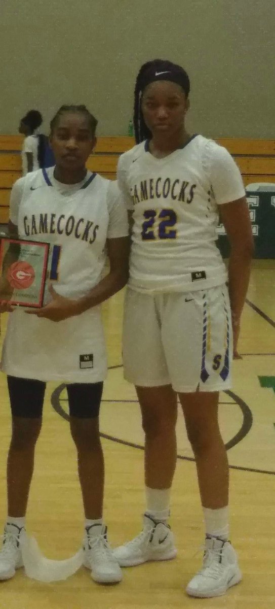 ChiffonHodge's tweet photo. Can't wait to see these two in action again together!!! From SC Future ➡️ SHS gamecocks ➡️ GWU WBB "runnin bulldogs!"💪💪♥️🖤
#803💪
#SCFuture🖤💚
#SHSgamecocks💙💛
#Runninbulldogs🐾🐾 https://t.co/ltRi8fJ2Yn