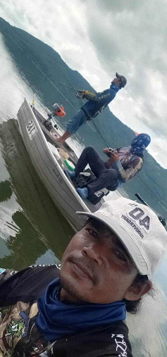 bkk_lax's tweet photo. ทีมตกปลาเขื่อนกะทูนไม่เน้นปลาเน้นมิตรภาพ
#แคง บางหยด
#Kunk Saku
#fishing#คนตกปลา https://t.co/IXdG3Rfkjc