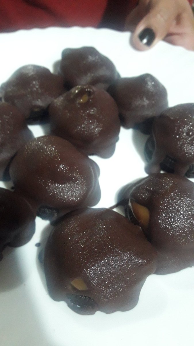 Valeriainstensa's tweet photo. Hoy hice todo bien 👌 #BuenasNoches #Conitos #DulceDeLeche https://t.co/GBGUS7uBOZ