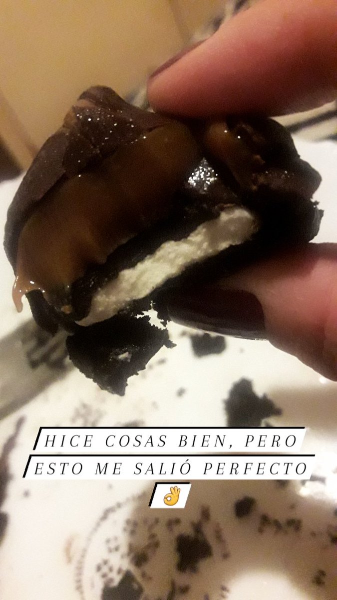 Valeriainstensa's tweet photo. Hoy hice todo bien 👌 #BuenasNoches #Conitos #DulceDeLeche https://t.co/GBGUS7uBOZ