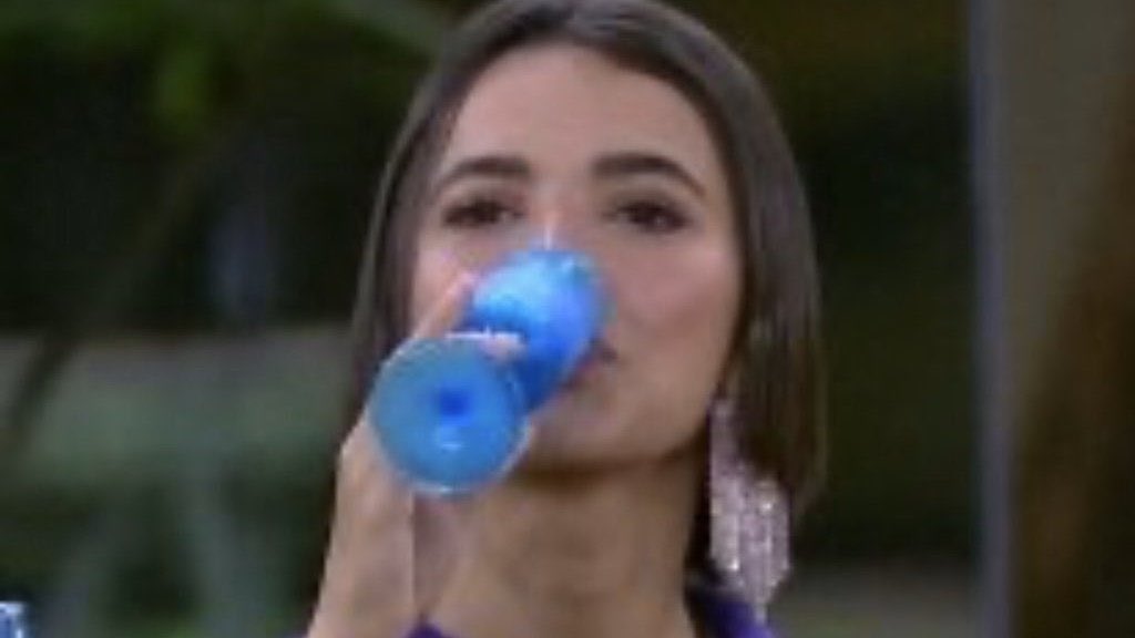 stonksvin's tweet photo. vcs esqueceram que o prior só aparece na record no cidade alerta #AFazenda12 https://t.co/IsPjtNMawa