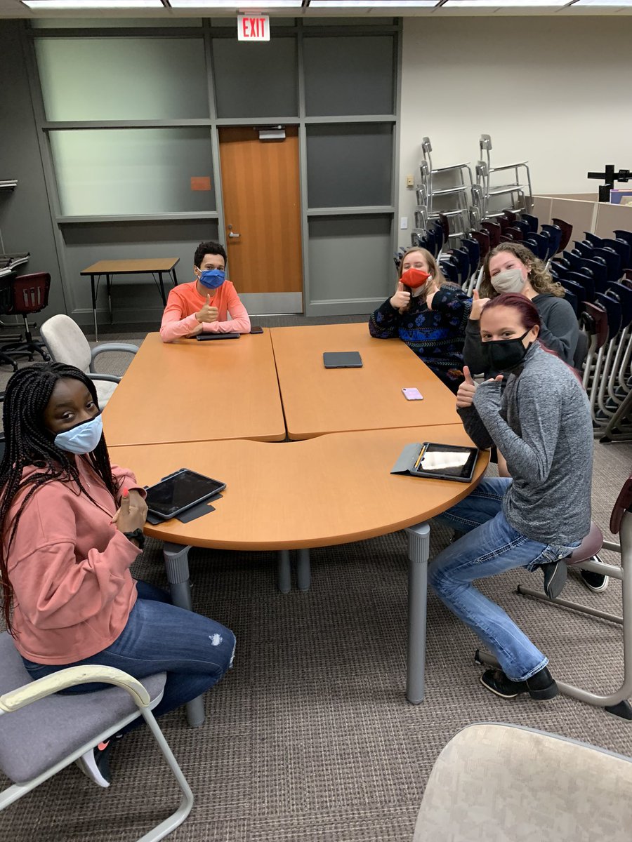 speechdebate192's tweet photo. So excited to welcome so many new novices today to our team! #debateislife @ISD192Athletics @FHS_Tigers_192 @bergjaso https://t.co/0TTCDaFEtn