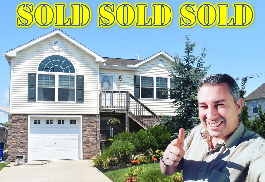 MichaelJWillis5's tweet photo. NOW IS THE TIME TO SELL!
Blessed by amazing friends, family, &amp; clients that fall under both categories of friends &amp; family. Best way to go back to work after labor day, closing on old friends home.
SOLD for a WHOPPING $465,000.00
Looking to Sell? Let's Talk 516-315-1218 https://t.co/5Mq7w8y9fA