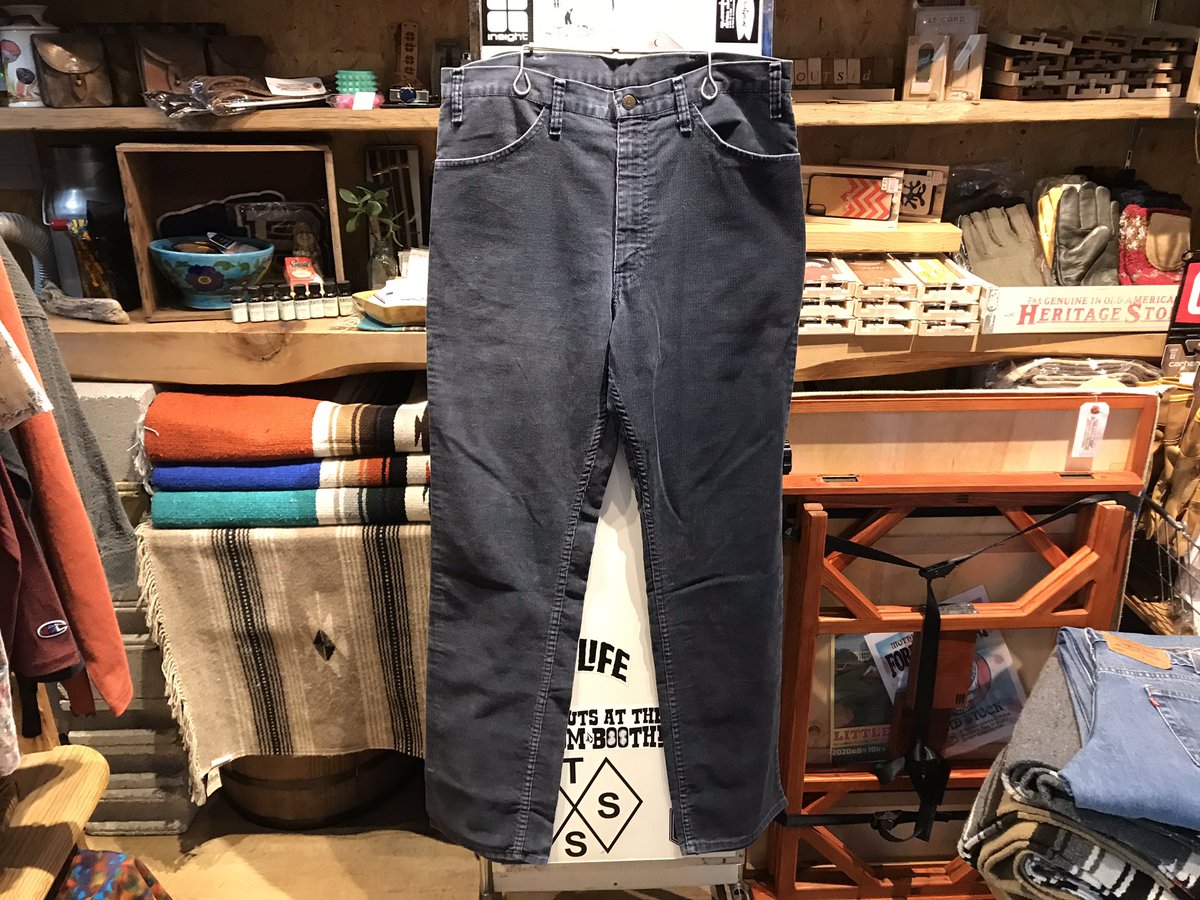 outsidekawasaki's tweet photo. USED Levi’s 519
Corduroy Pants
Made In USA 🇺🇸
Size 36
Price ¥4900+tax

生産数の少ない519の
コーデュロイ
ややテーパードのかかった
ストレートで綺麗です😊

 #川崎 #古着 #リーバイス #levis #リーバイス519 #リーバイス519コーデュロイパンツ #levis519 #levis519corduroy #コーデュロイパンツ https://t.co/PrTSRLkGuI