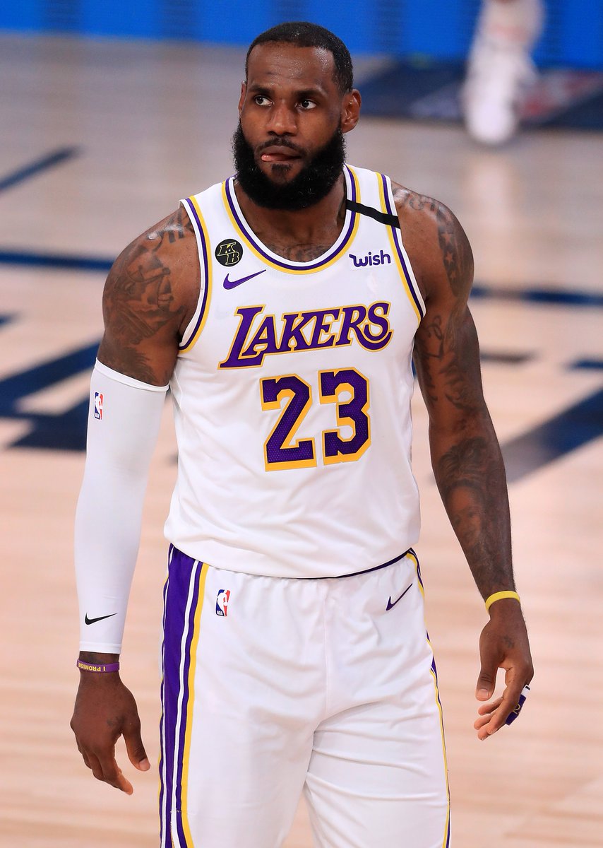 BleacherReport's tweet photo. LeBron (29 PTS) and Harden (21 PTS) are dueling in Game 3

Rockets lead Lakers 64-61 at the half on @NBAonTNT https://t.co/iElWB2iV1d