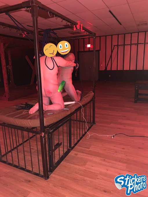 Two more happy customers #reddoordungeon https://t.co/HTZnzKaC5I<a href="/tag/reddoordungeon"class="tags">#reddoordungeon</a>