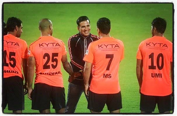 VarakRavindra's tweet photo. 🎊!! Happiest Birthday Legend - Mr.Khiladi 😎!!🎊
#INDIA🇮🇳 #AkshayKumar 🤗
@akshaykumar https://t.co/zD45Gza22D